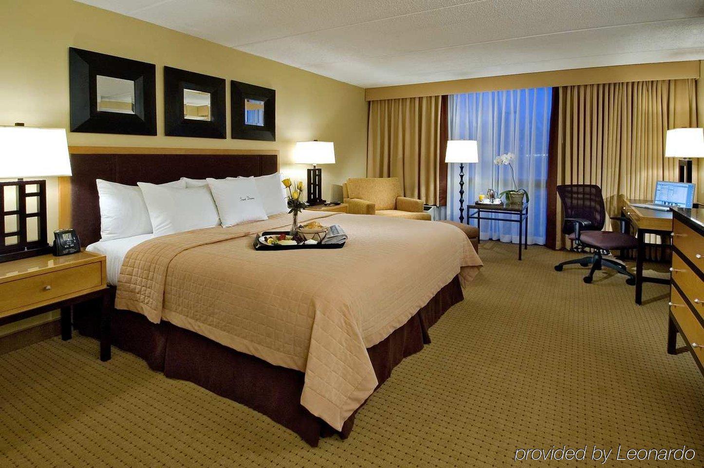 Doubletree By Hilton Chicago - Arlington Heights Hotel Room photo